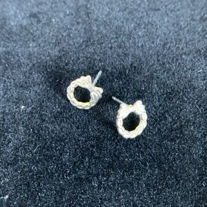 Avon Vintage Gold‎ Tone Bow Wreath Stud Earrings Tiny Dainty Festive Holiday